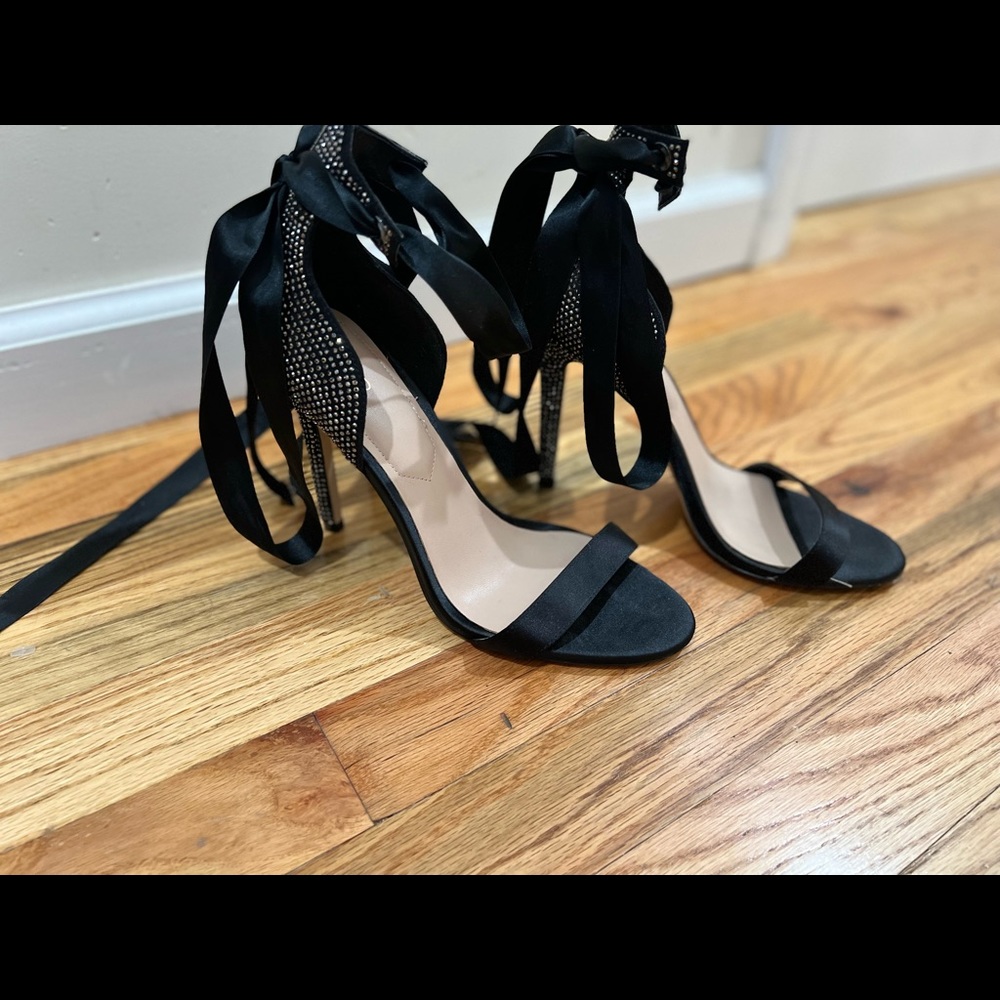 Aldo Heels Black with silver studs Size 8 1/2.